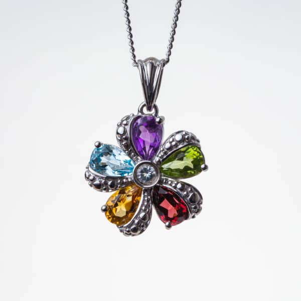 pierres multicolores pendentif