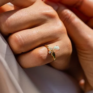 bague en or et opale d'Australie