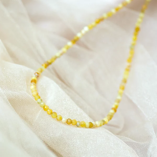 collier ras de cou opale jaune