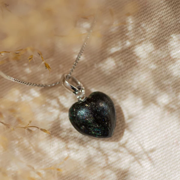 Pendentif coeur en opale boulder