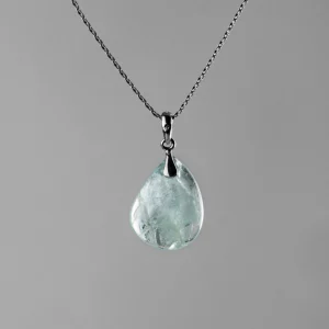 pendentif en aigue-marine. Pierre naturelle et argent