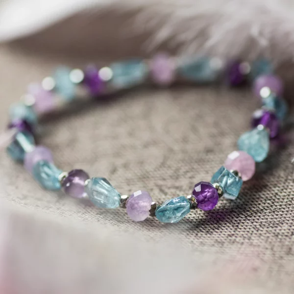 bracelet en aigue-marine, kunzite et améthyste.