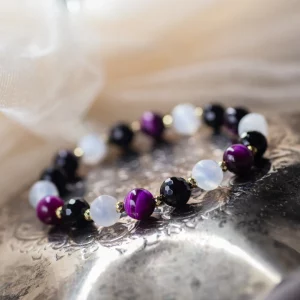 bracelet en oeil de tigre violet, sélénite et onyx