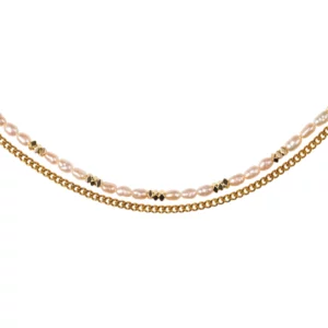 bracelet de cheville en perle et acier plaqué or. photo sur fond blanc