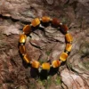 Bracelet en oeil de tigre, photo sur décors
