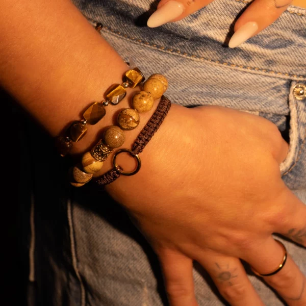 Bracelet en oeil de tigre, photo porté