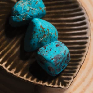 chrysocolle pierre roulée, photo avec décors