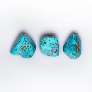 chrysocolle pierre roulée, photo sur fond blanc vue de dessus