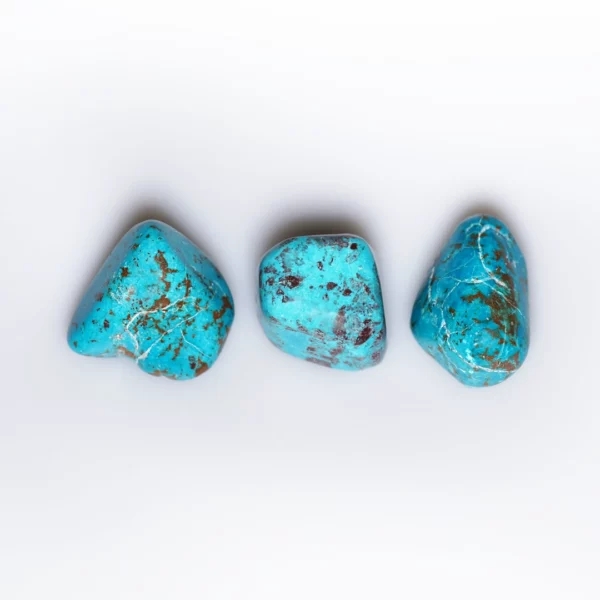 chrysocolle pierre roulée, photo sur fond blanc vue de dessus