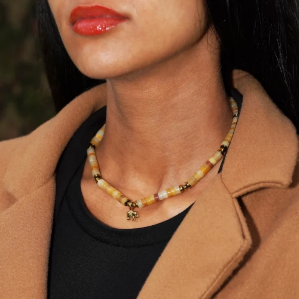 collier éléphant en jade jaune
