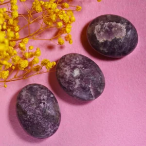 lépidolite galet photo avec décors