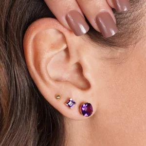 boucles d'oreilles en améthyste et or, photo portées par modèle