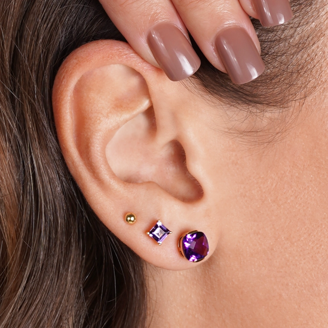 boucles d'oreilles en améthyste et or, photo portées par modèle