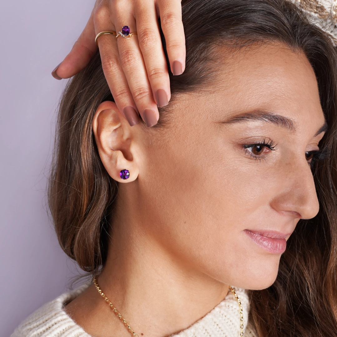 boucles d'oreilles en améthyste et or, photo portées par modèle