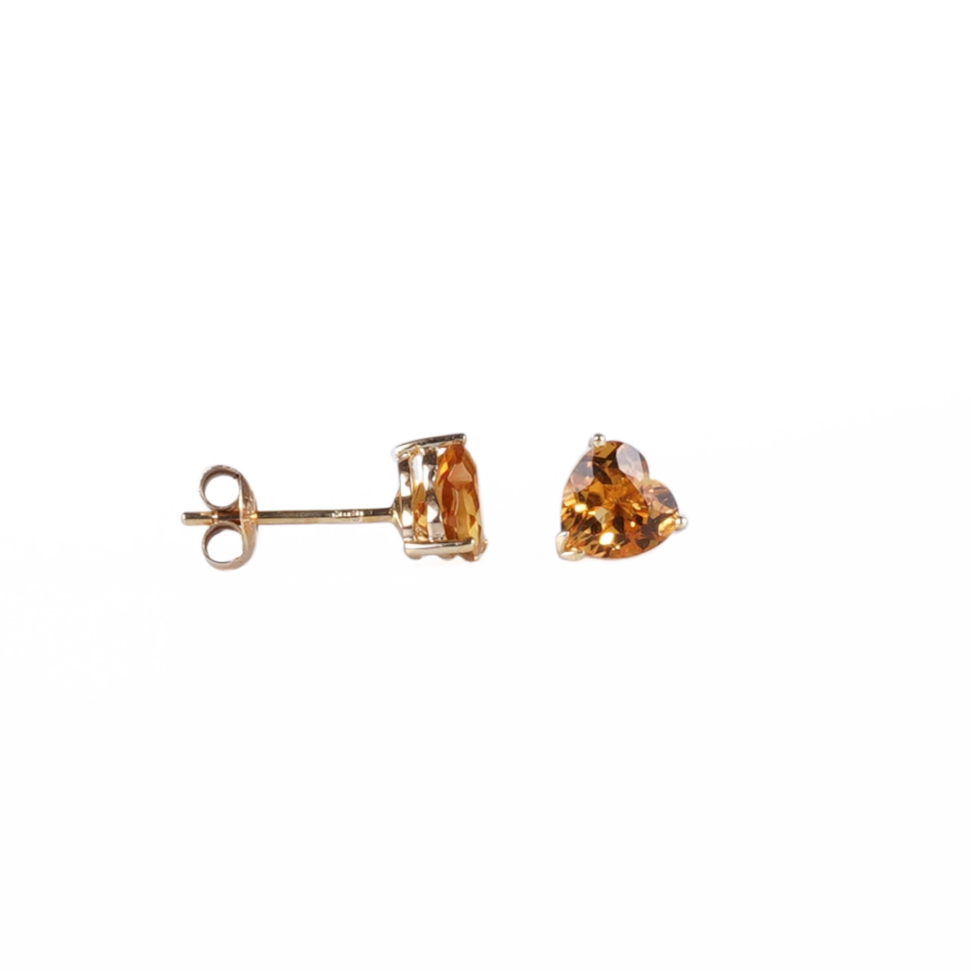 boucles d'oreilles coeurs en citrine et or, photo sur fond blanc