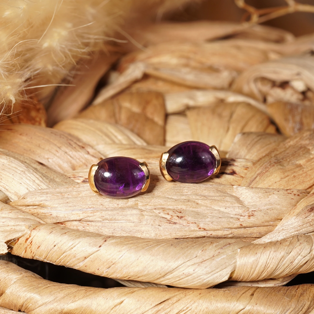 clous d'oreilles en améthyste, photo sur décors