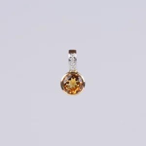pendentif en citrine, diamants et or, photo sur fond blanc