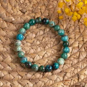 Bracelet en chrysocolle 8mm, photo avec décors