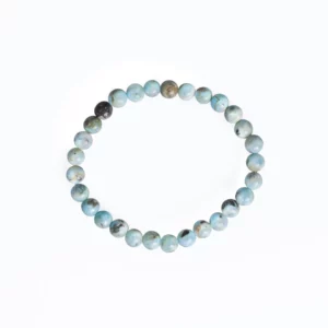 Bracelet en larimar 6mm, photo sur fond blanc vue de haut