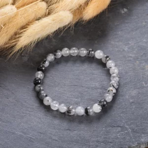 bracelet en quartz tourmaline 6mm, photo sur décors