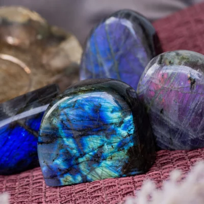 photo de pierres labradorites