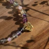collier en fluorite photo avec décors