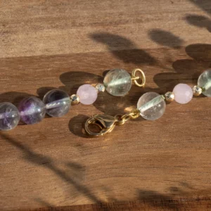 collier en fluorite photo en gros plan du fermoir